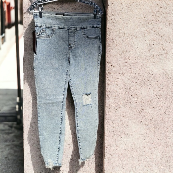 Rock & Republic Denim - NWT Rock & Republic Women Skinny Jeans, 10M, Comfortable Pull-On Style, Jeggings